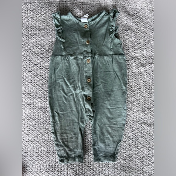 H&M sage green romper 6-9 months - Picture 1 of 3